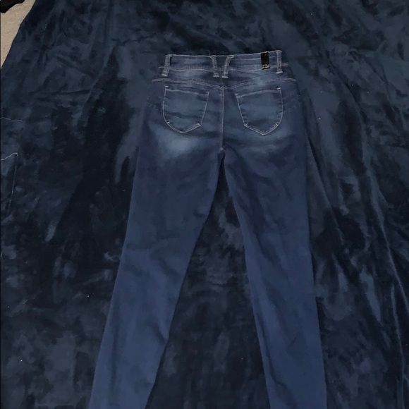 Blue jeans - Picture 2 of 3